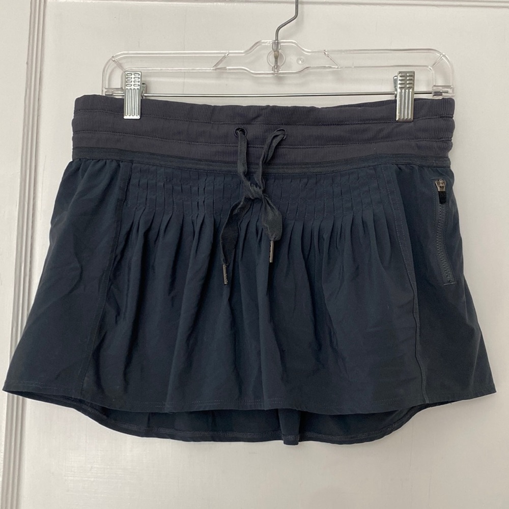 Gray Lululemon pleated run skort